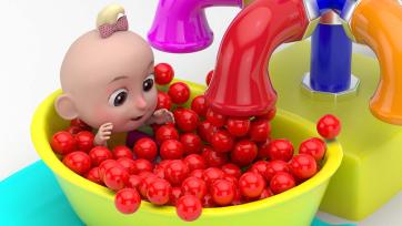 Learn colors with baby Lisa, she will play with colorful!